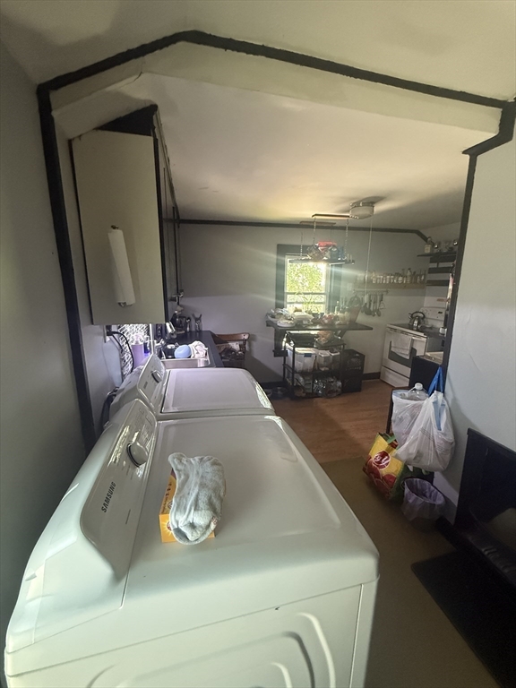 33 Adam Street Pittsfield, MA 01201 - Photo 18 of 29