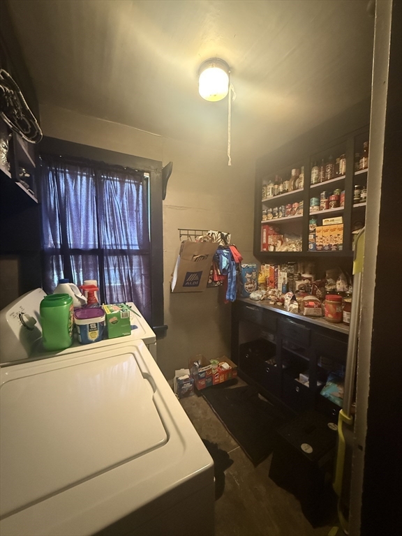 33 Adam Street Pittsfield, MA 01201 - Photo 7 of 29