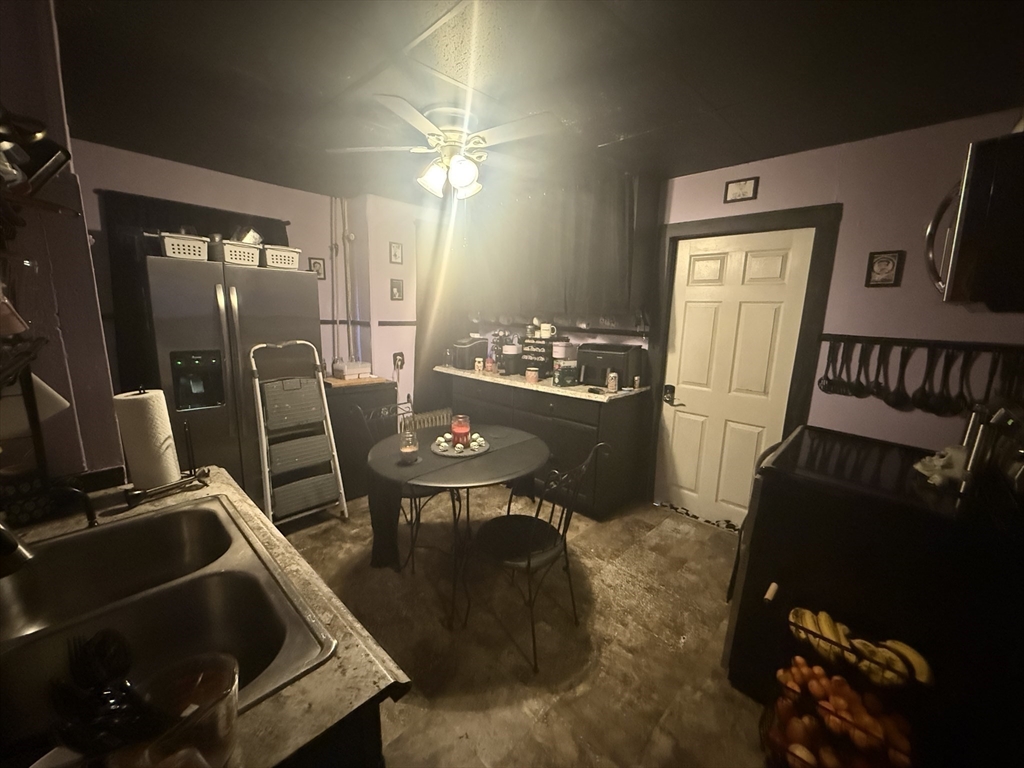 33 Adam Street Pittsfield, MA 01201 - Photo 8 of 29