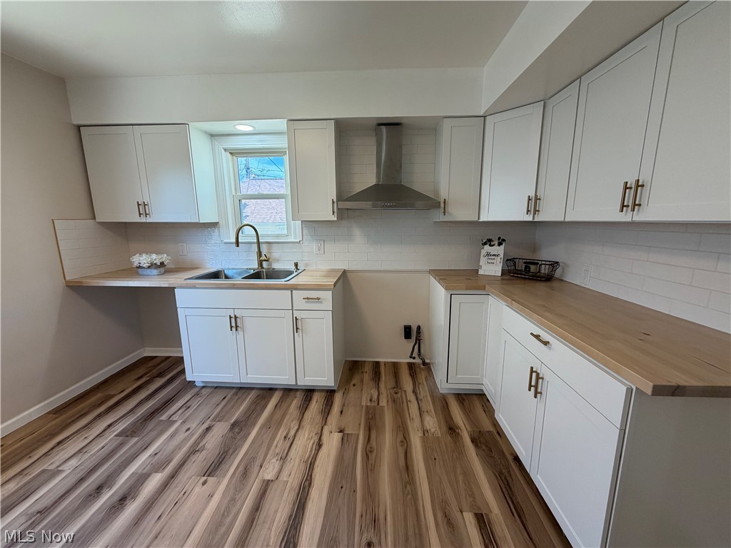 18229 Neff Road Cleveland, OH 44119 - Photo 5 of 46