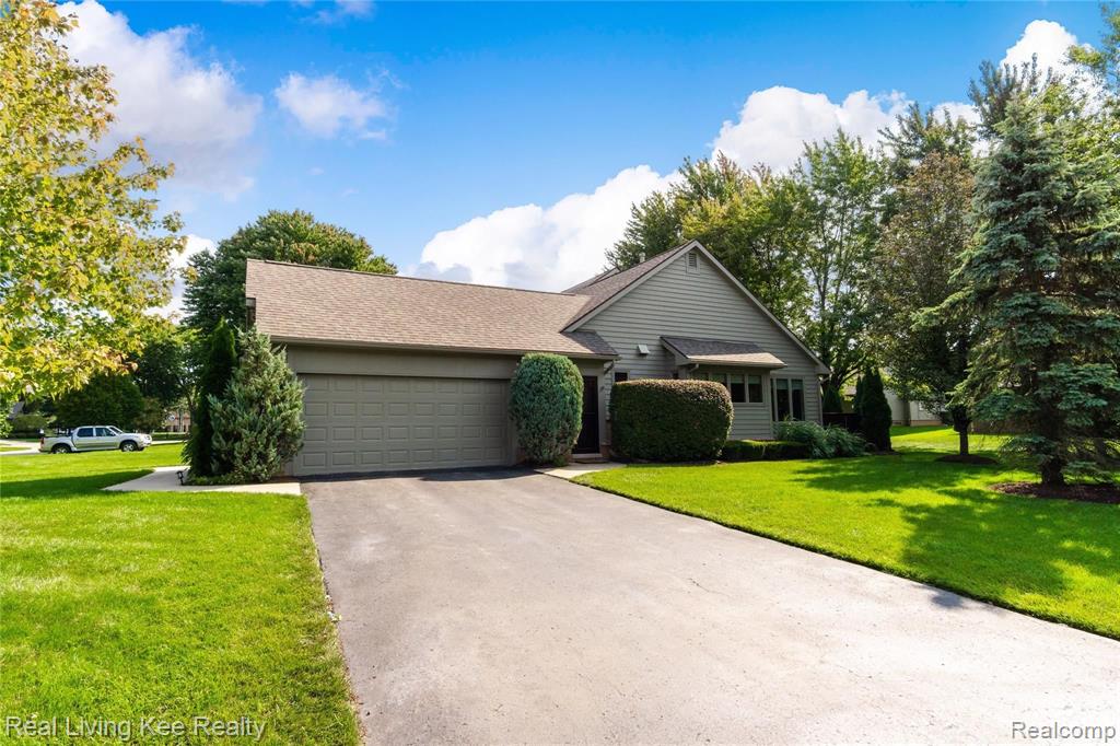 936 Pine Trail Drive Rochester Hills, MI 48307 - Photo 5 of 37
