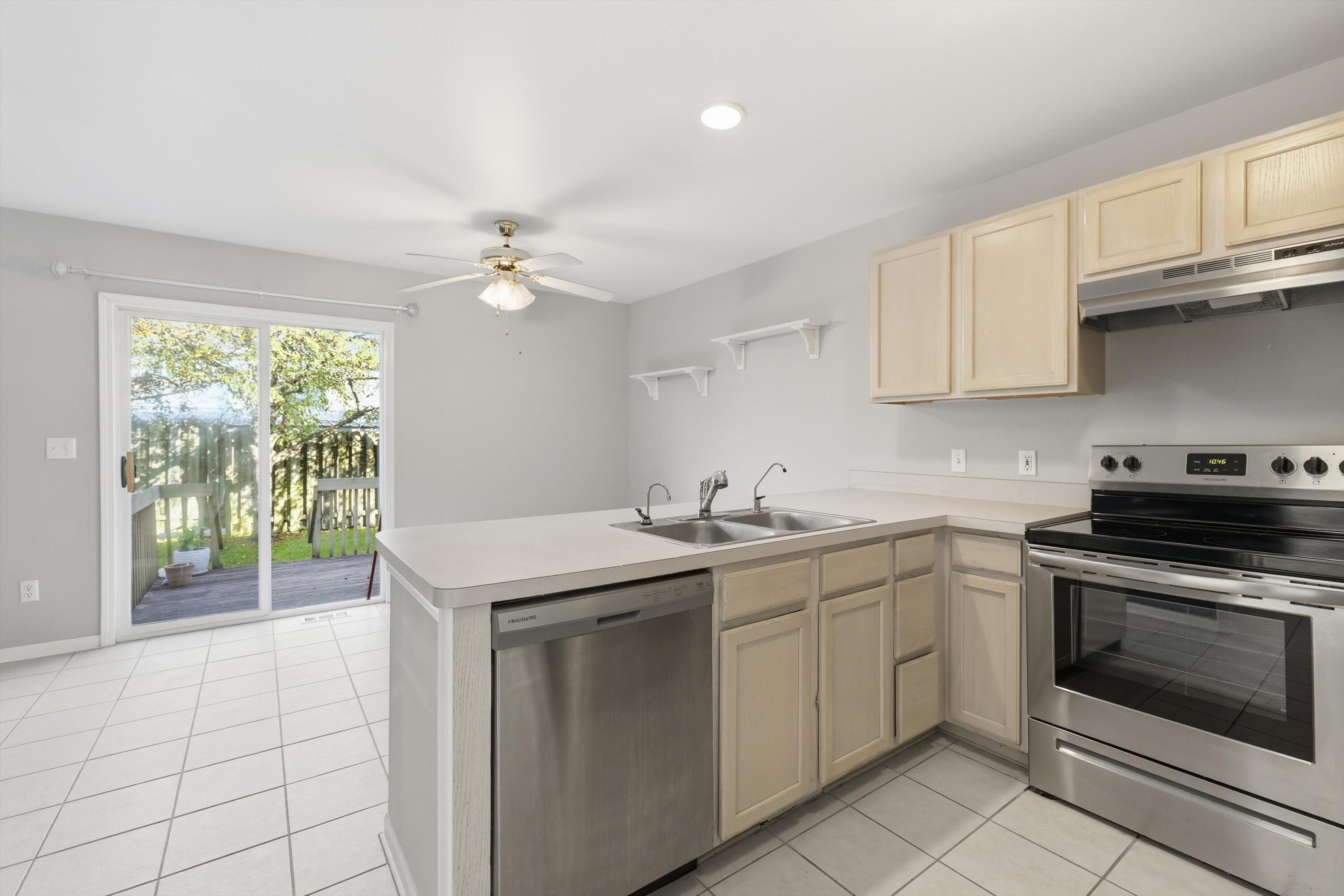 4957 Crooks Road Royal Oak, MI 48073 - Photo 5 of 25 04-5X7A5824