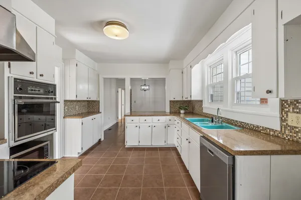 $379,900 | 225 Jackson Avenue, Carthage, TN 37030