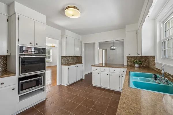 $379,900 | 225 Jackson Avenue, Carthage, TN 37030