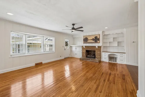 $379,900 | 225 Jackson Avenue, Carthage, TN 37030