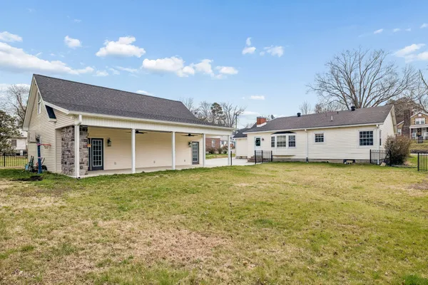 $379,900 | 225 Jackson Avenue, Carthage, TN 37030