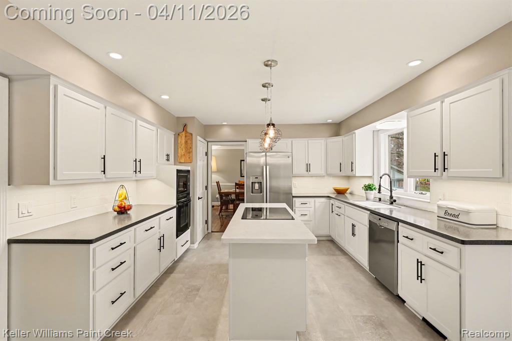 2555 Lambeth Park Rochester Hills, MI 48306 - Photo 6 of 33