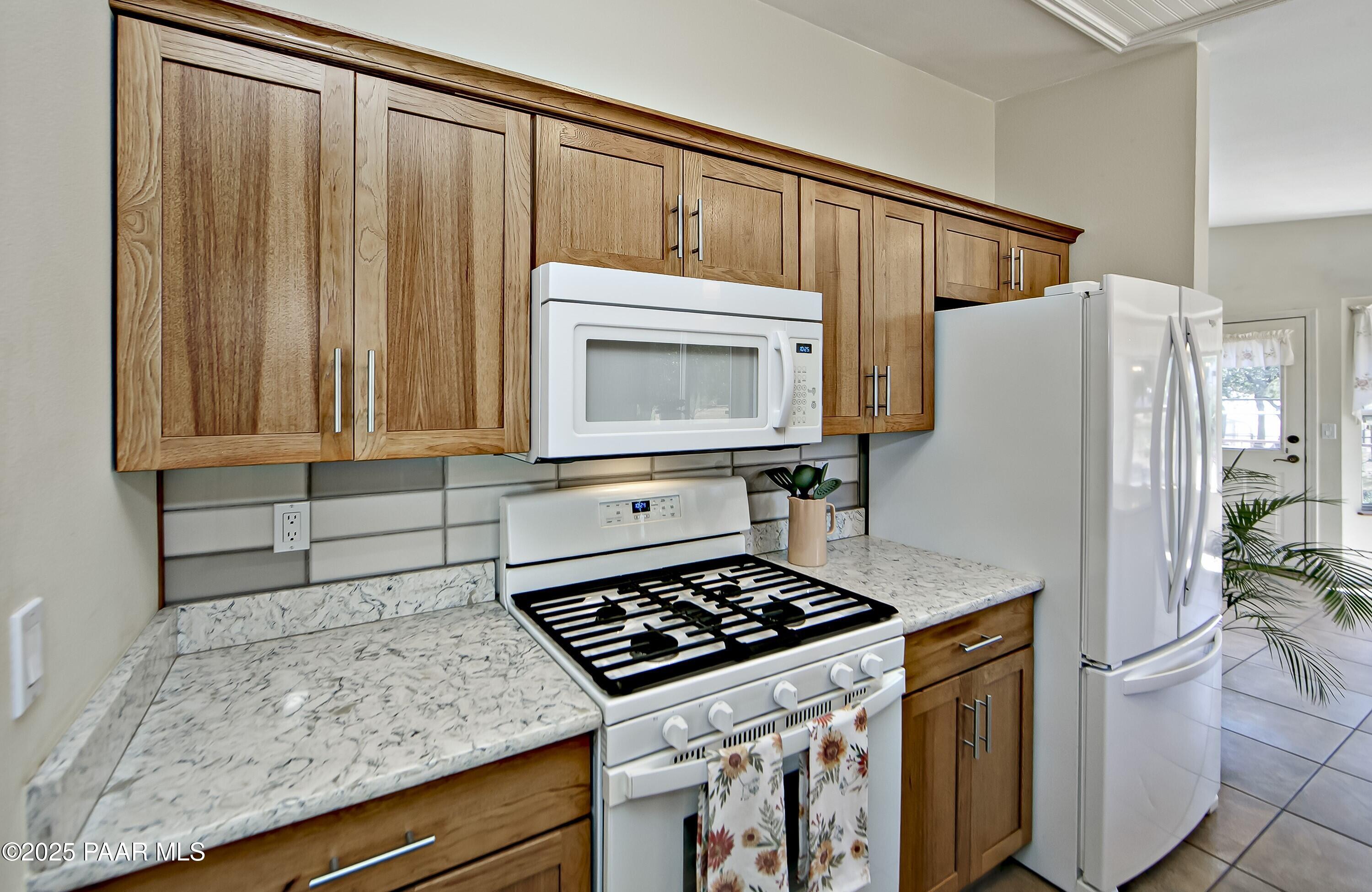 11800 West Faded Whistle Road Prescott, AZ 86305 - Photo 13 of 65 Kitchen