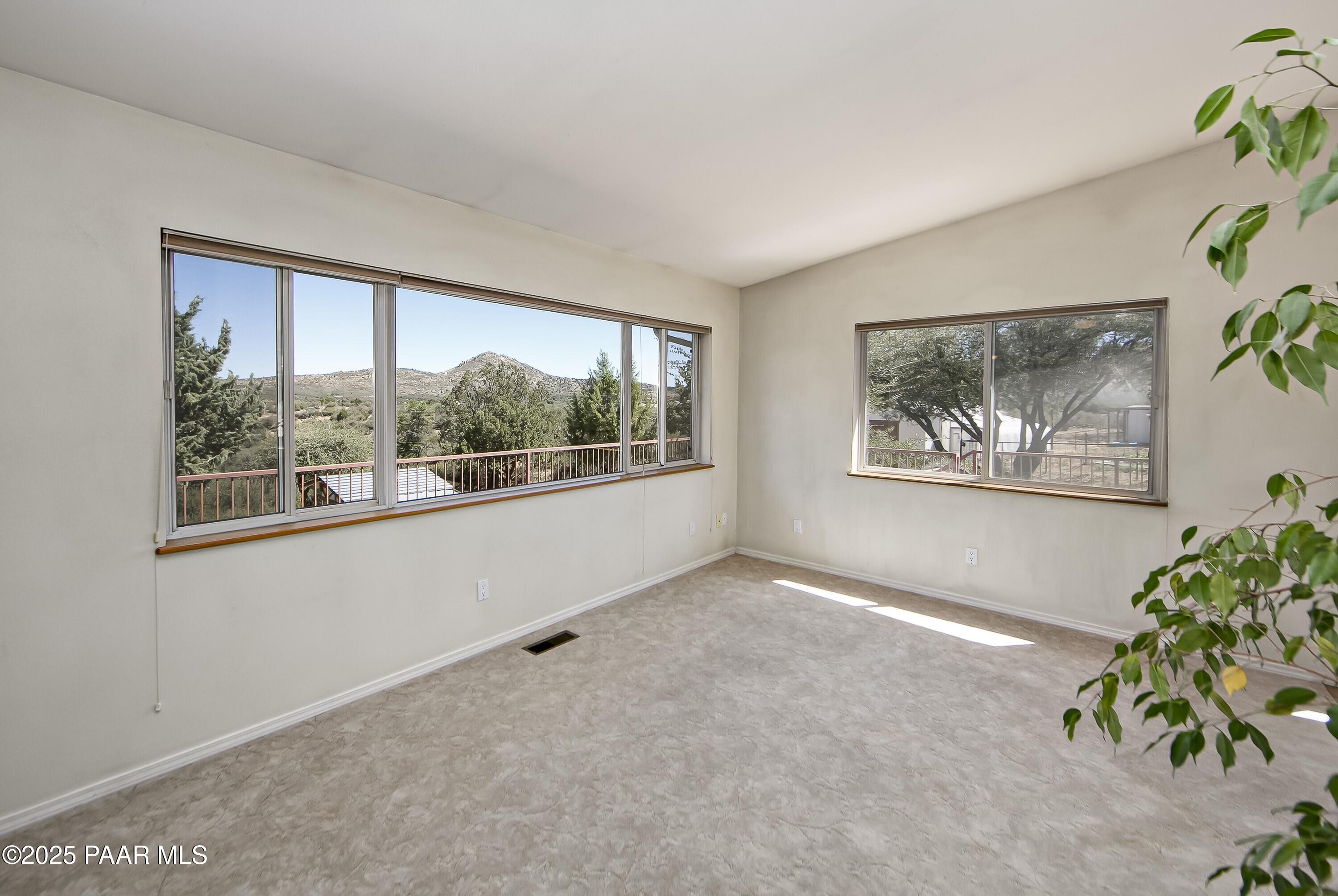 11800 West Faded Whistle Road Prescott, AZ 86305 - Photo 18 of 65 Living Room