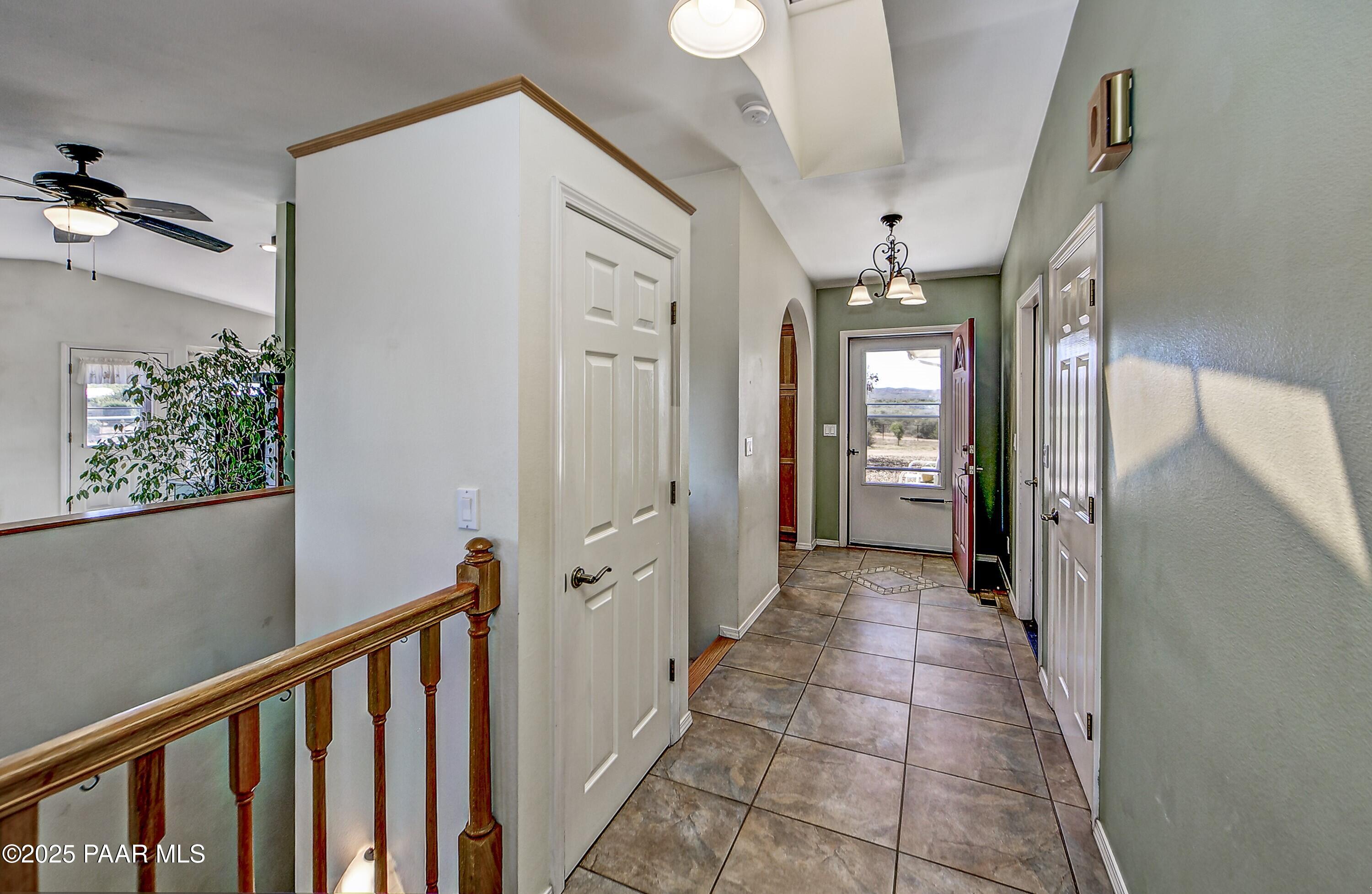 11800 West Faded Whistle Road Prescott, AZ 86305 - Photo 23 of 65 Hallway