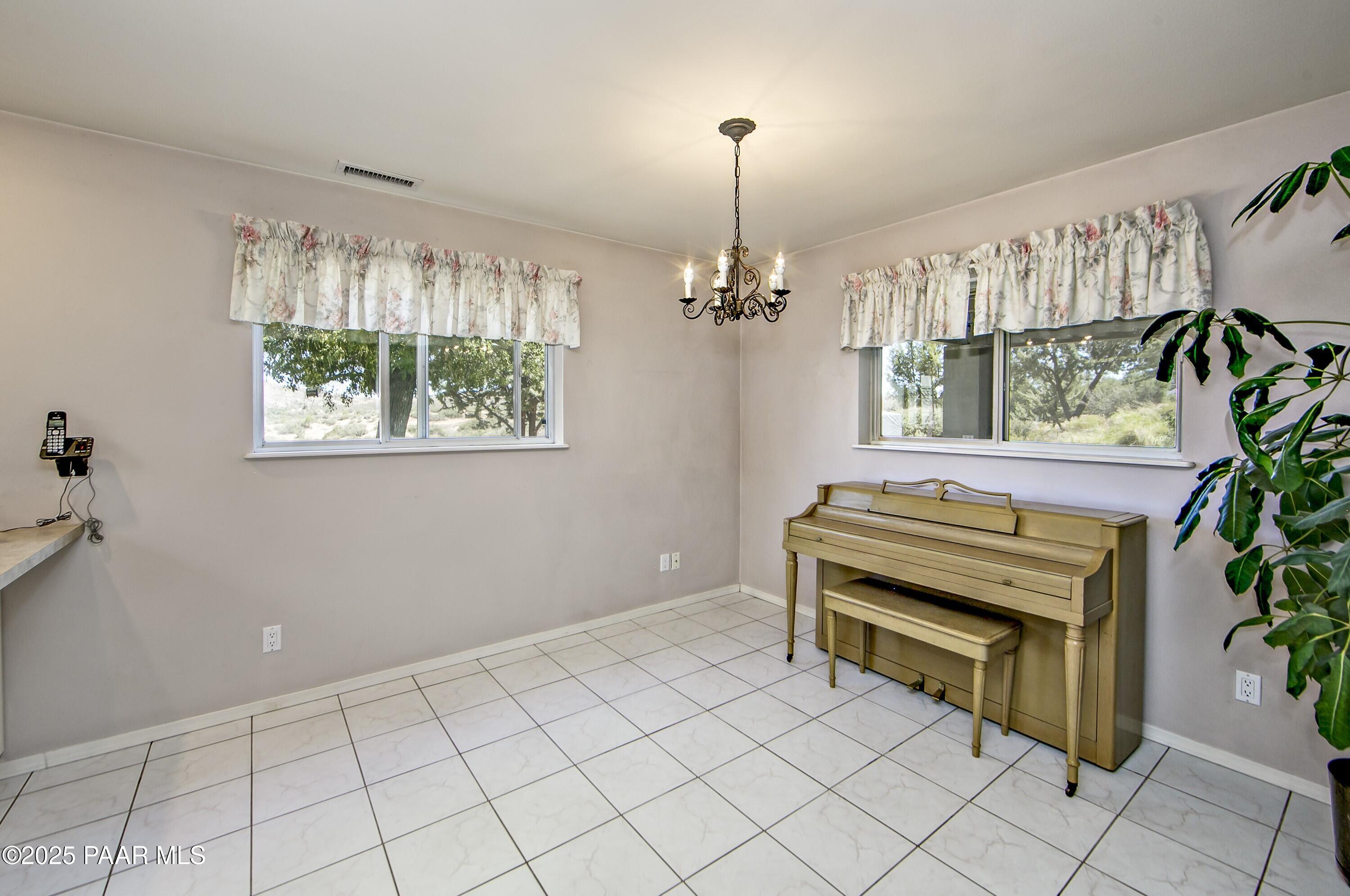 11800 West Faded Whistle Road Prescott, AZ 86305 - Photo 37 of 65 LL Dining