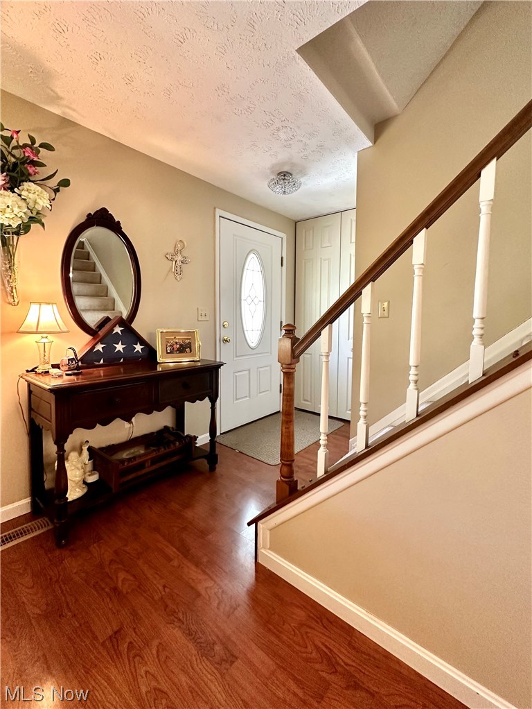 7699 Raglan Drive Northeast Warren, OH 44484 - Photo 2 of 34