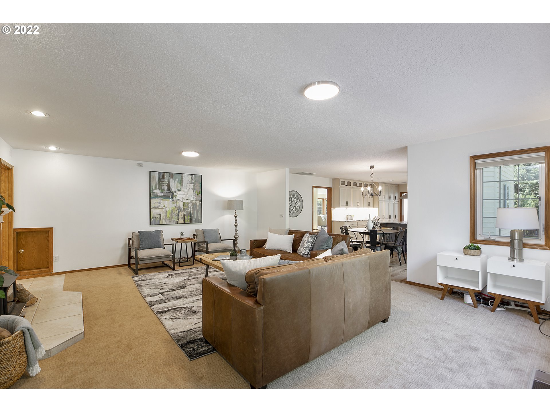 43221 Southeast Coalman Road Sandy, OR 97055 - Photo 11 of 32 a living room with furniture and a table