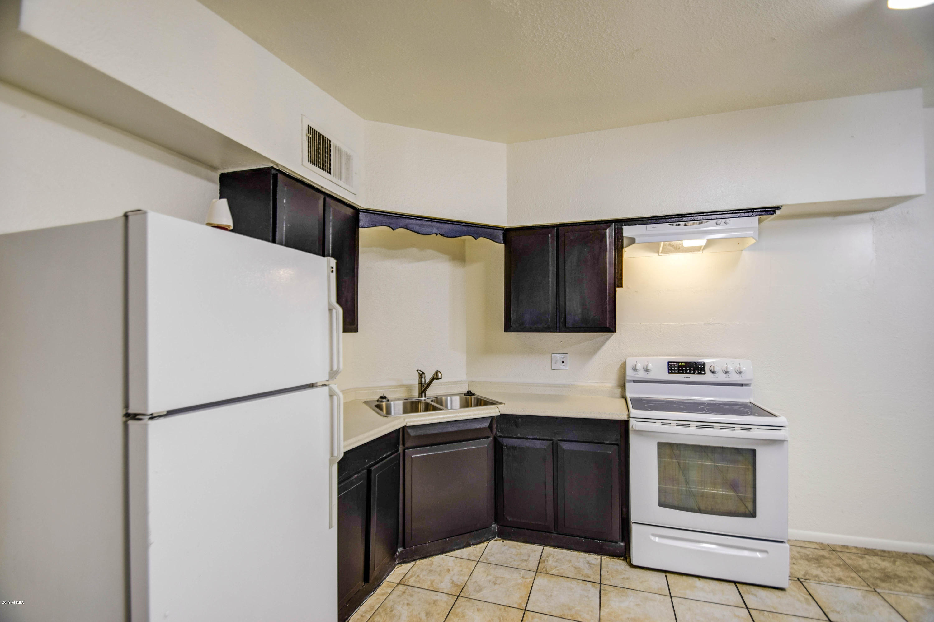 4215 West Cheery Lynn Road Phoenix, AZ 85019 - Photo 11 of 35 Kitchen 4