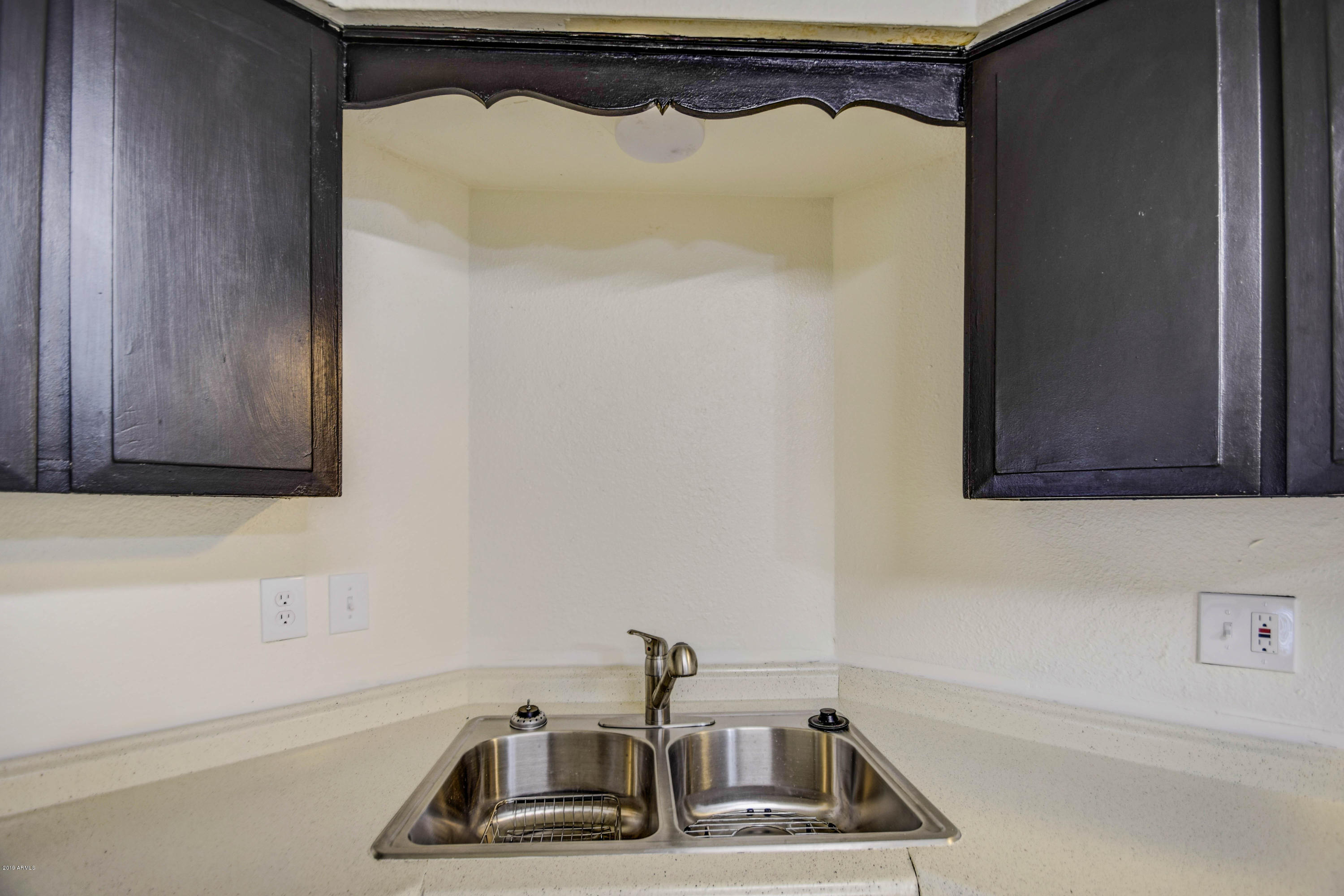 4215 West Cheery Lynn Road Phoenix, AZ 85019 - Photo 13 of 35 Kitchen 6