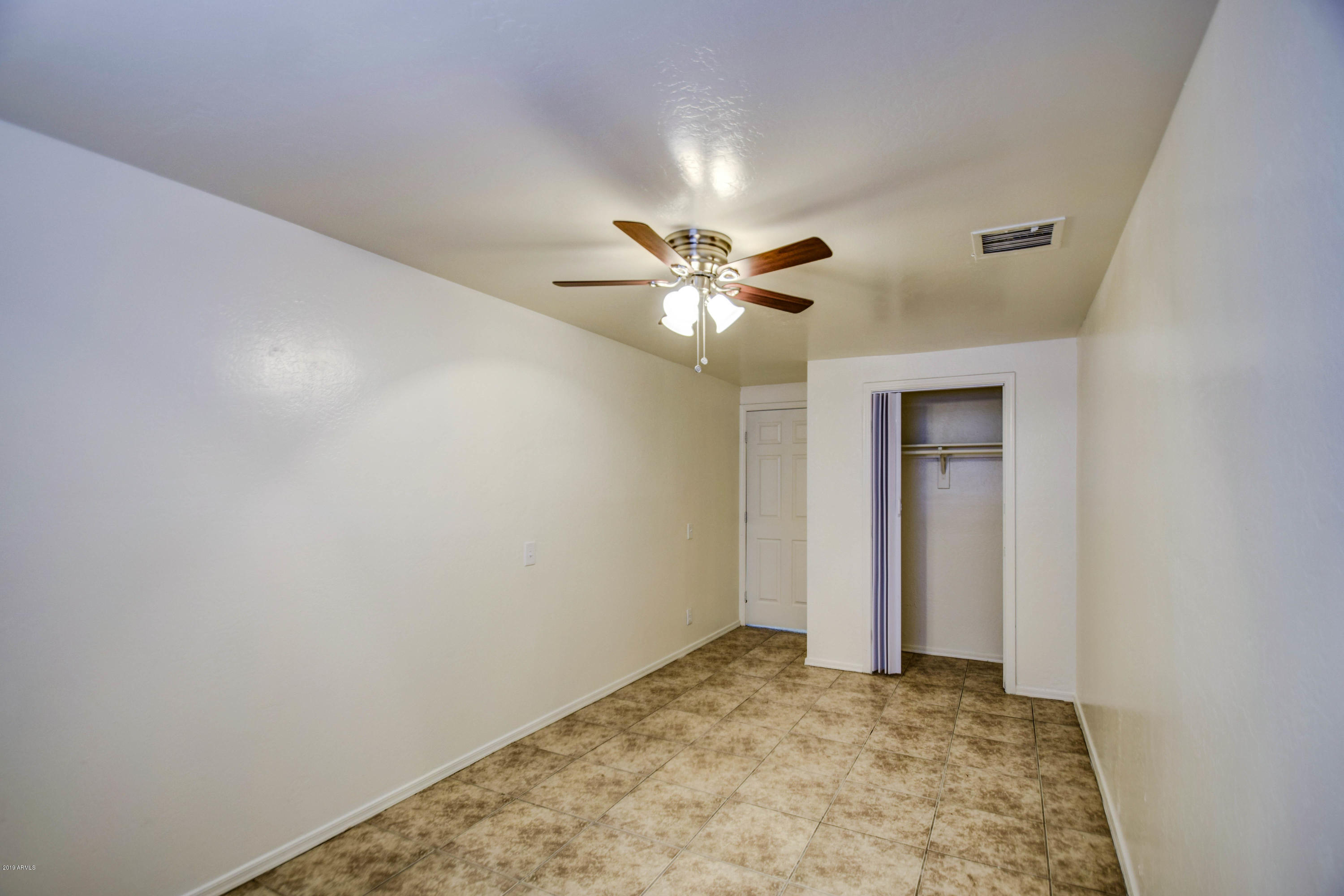 4215 West Cheery Lynn Road Phoenix, AZ 85019 - Photo 25 of 35 Bedroom 3-2