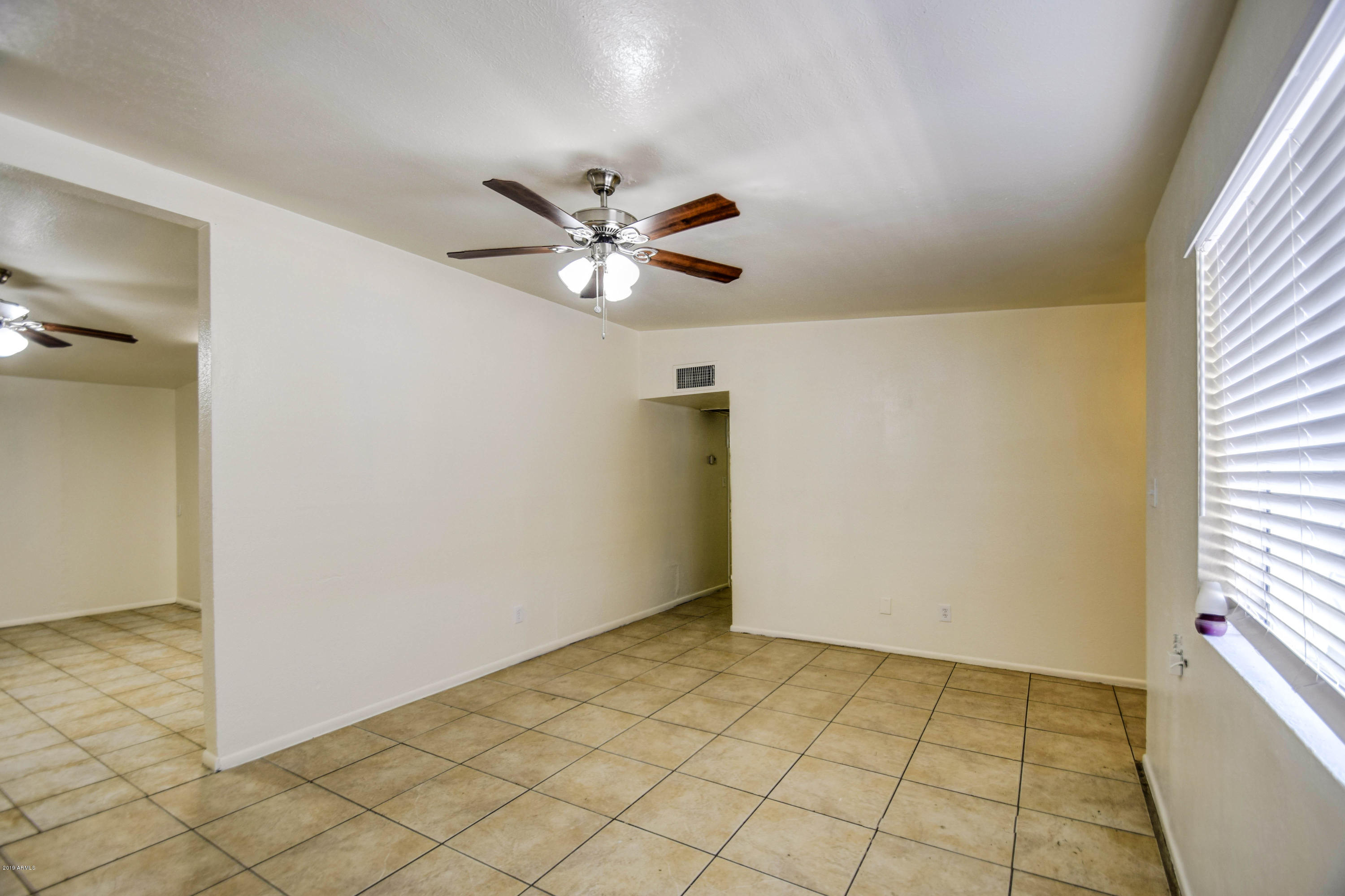 4215 West Cheery Lynn Road Phoenix, AZ 85019 - Photo 7 of 35 Living Room 4