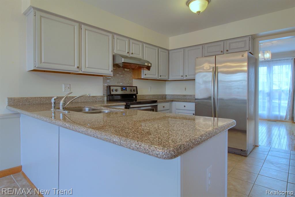 45331 Courtview Trail Novi, MI 48375 - Photo 10 of 30
