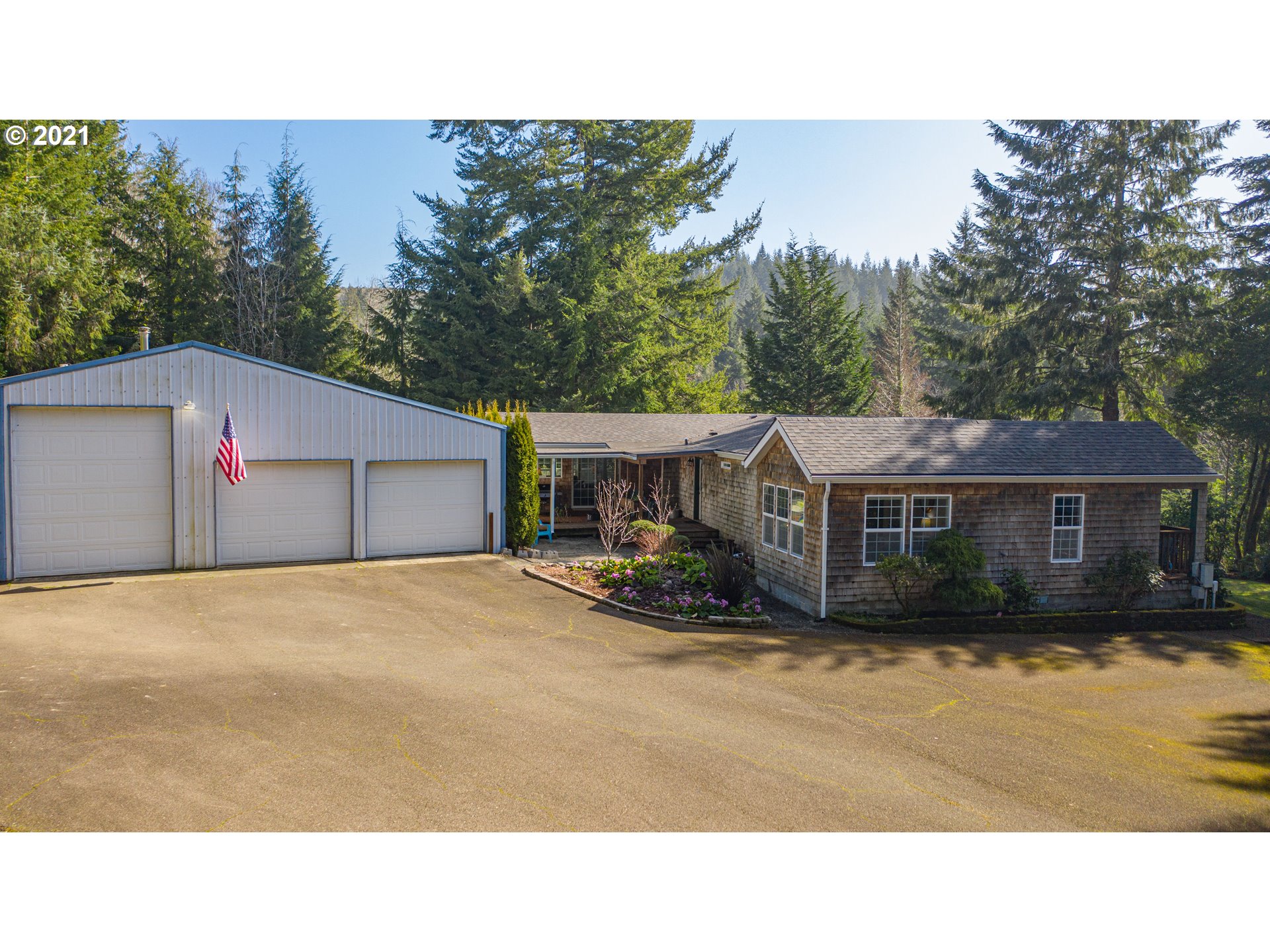 67581 North Bay Road North Bend, OR 97459 - Photo 18 of 31 Gallery Image 18