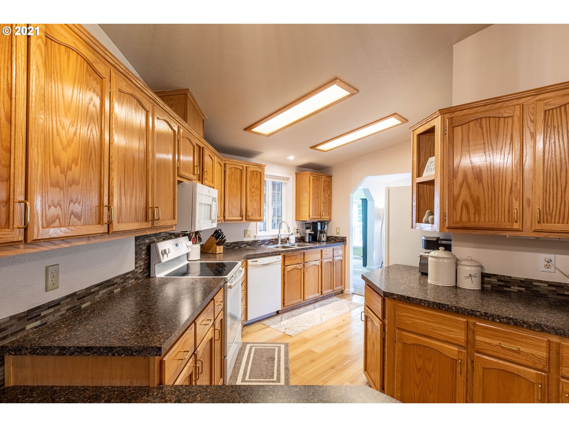 67581 North Bay Road North Bend, OR 97459 - Photo 3 of 31 Gallery Image 3