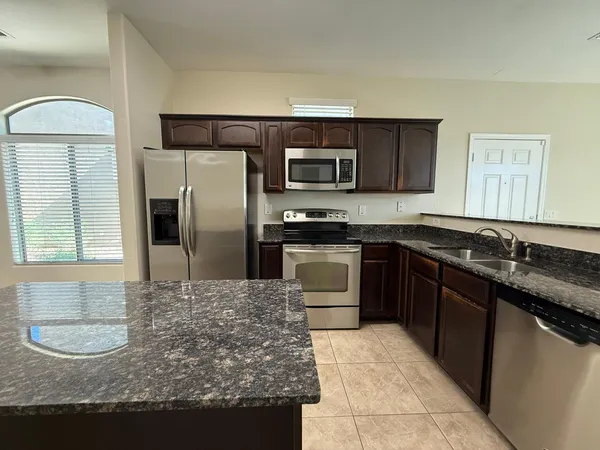 $2,095 | 2725 East Mine Creek Road, Unit 1151, Phoenix, AZ 85024
