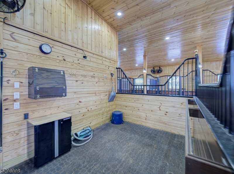 33 Kappus Road Milford, NJ 08848 - Photo 12 of 50 a view of lobby with livingroom