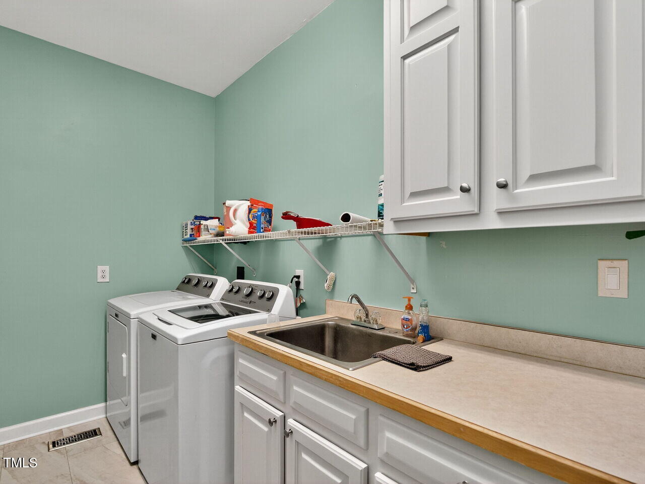 2129 Beneventum Court Raleigh, NC 27606 - Photo 24 of 96 023-1280x960-photo