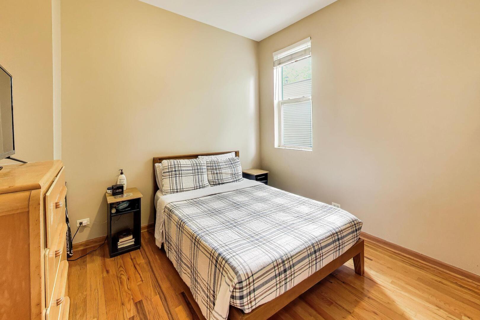 2141 North Point Street, Unit 1F Chicago, IL 60647 - Photo 11 of 30