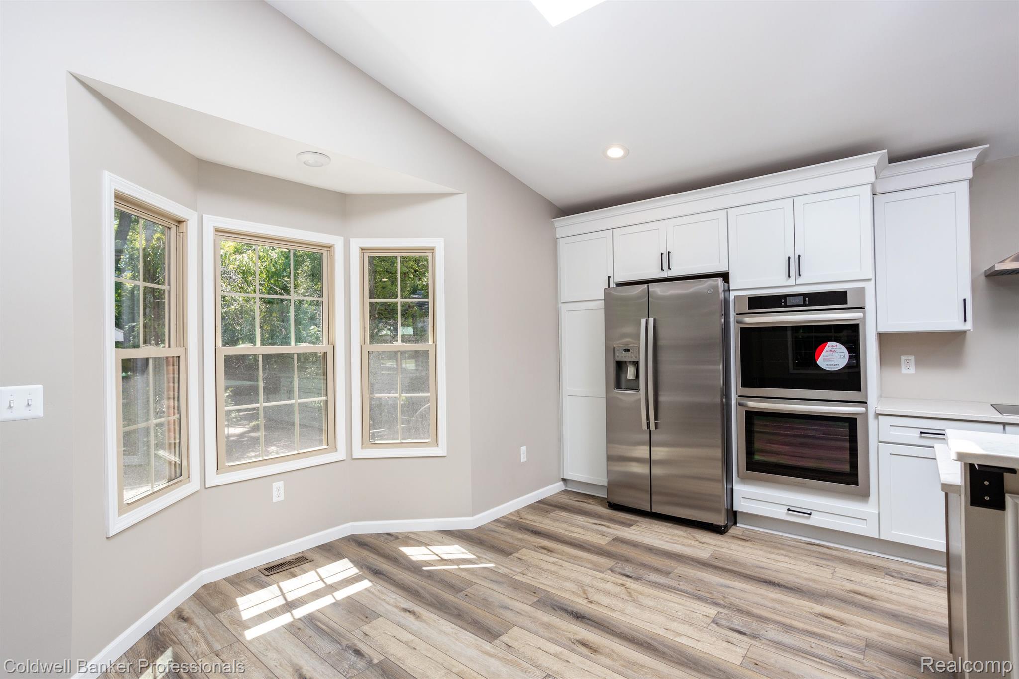 459 La Belle Road Grosse Pointe, MI 48236 - Photo 9 of 29 State of the Art Appliances