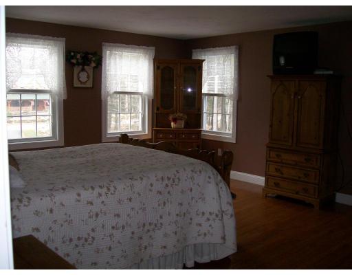 575 Scott Road Oakham, MA 01068 - Photo 11 of 23