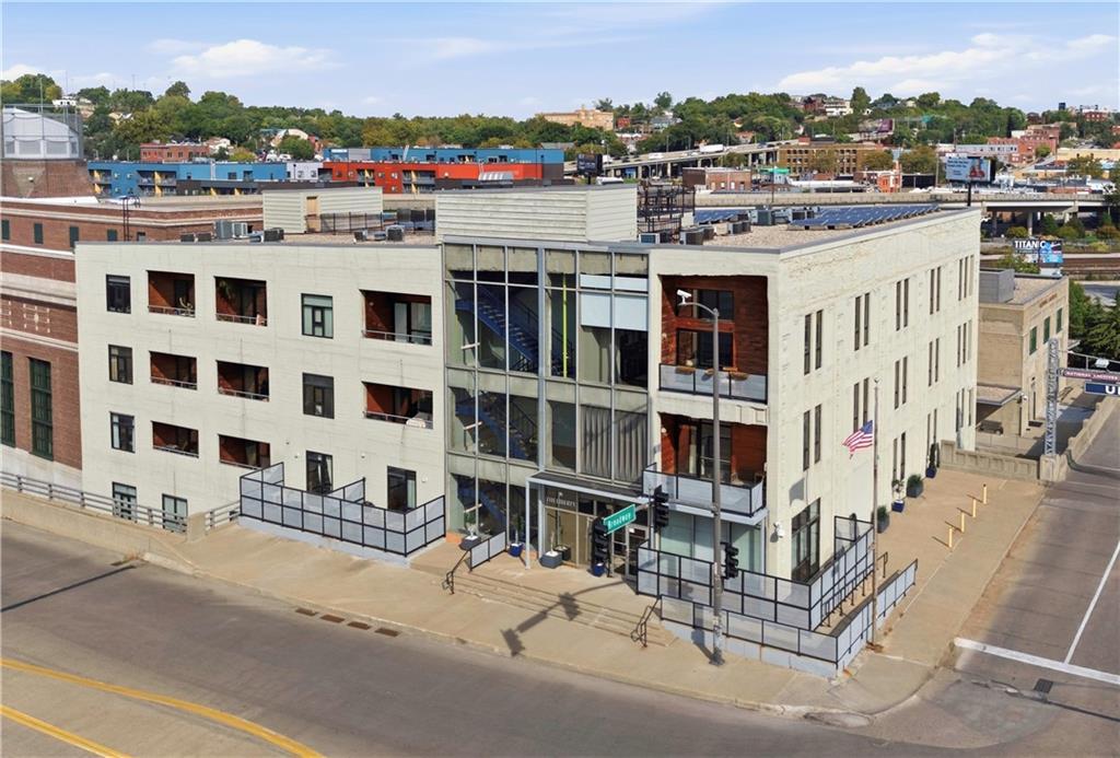 360 West Pershing Road, Unit 30 Kansas City, MO 64108 - Photo 1 of 28
