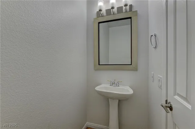 $2,595 | 10125 James Harbin Avenue, Las Vegas, NV 89129