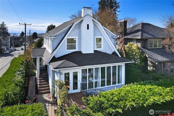 $1,950,000 | 901 11th Avenue East, Seattle, WA 98102