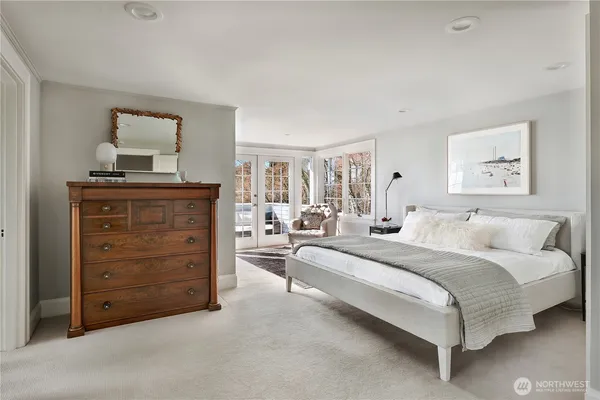 $1,950,000 | 901 11th Avenue East, Seattle, WA 98102