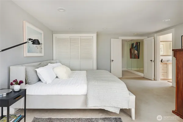 $1,950,000 | 901 11th Avenue East, Seattle, WA 98102