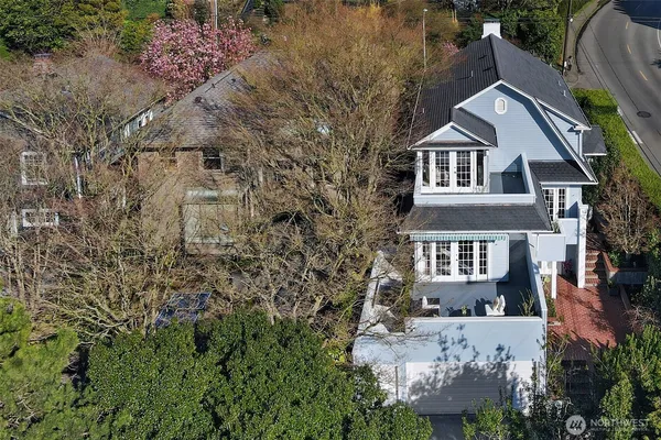 $1,950,000 | 901 11th Avenue East, Seattle, WA 98102
