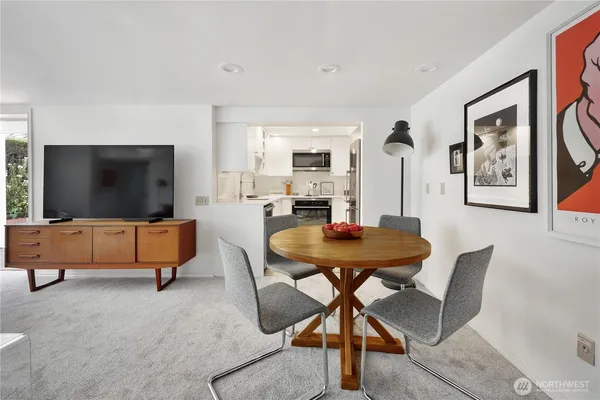 $1,950,000 | 901 11th Avenue East, Seattle, WA 98102