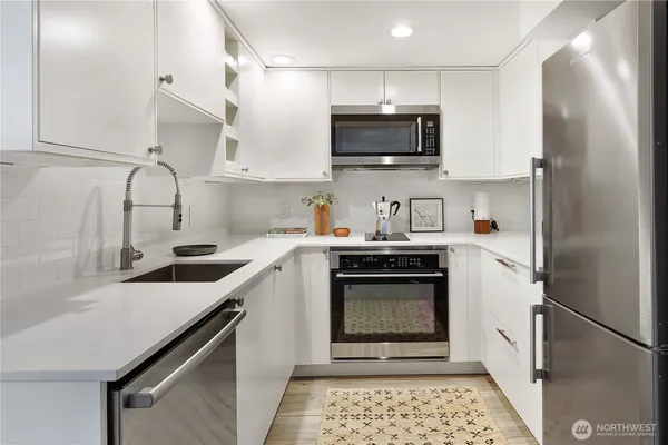 $1,950,000 | 901 11th Avenue East, Seattle, WA 98102