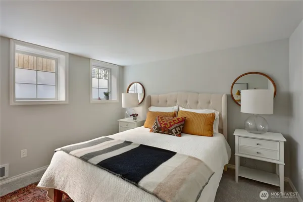 $1,950,000 | 901 11th Avenue East, Seattle, WA 98102