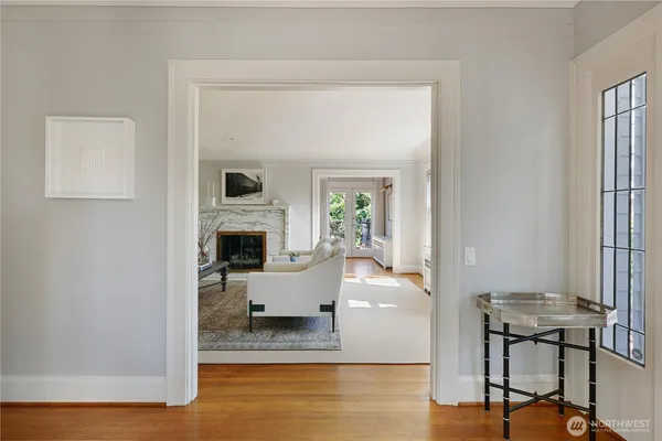 $1,950,000 | 901 11th Avenue East, Seattle, WA 98102