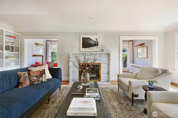 $1,950,000 | 901 11th Avenue East, Seattle, WA 98102