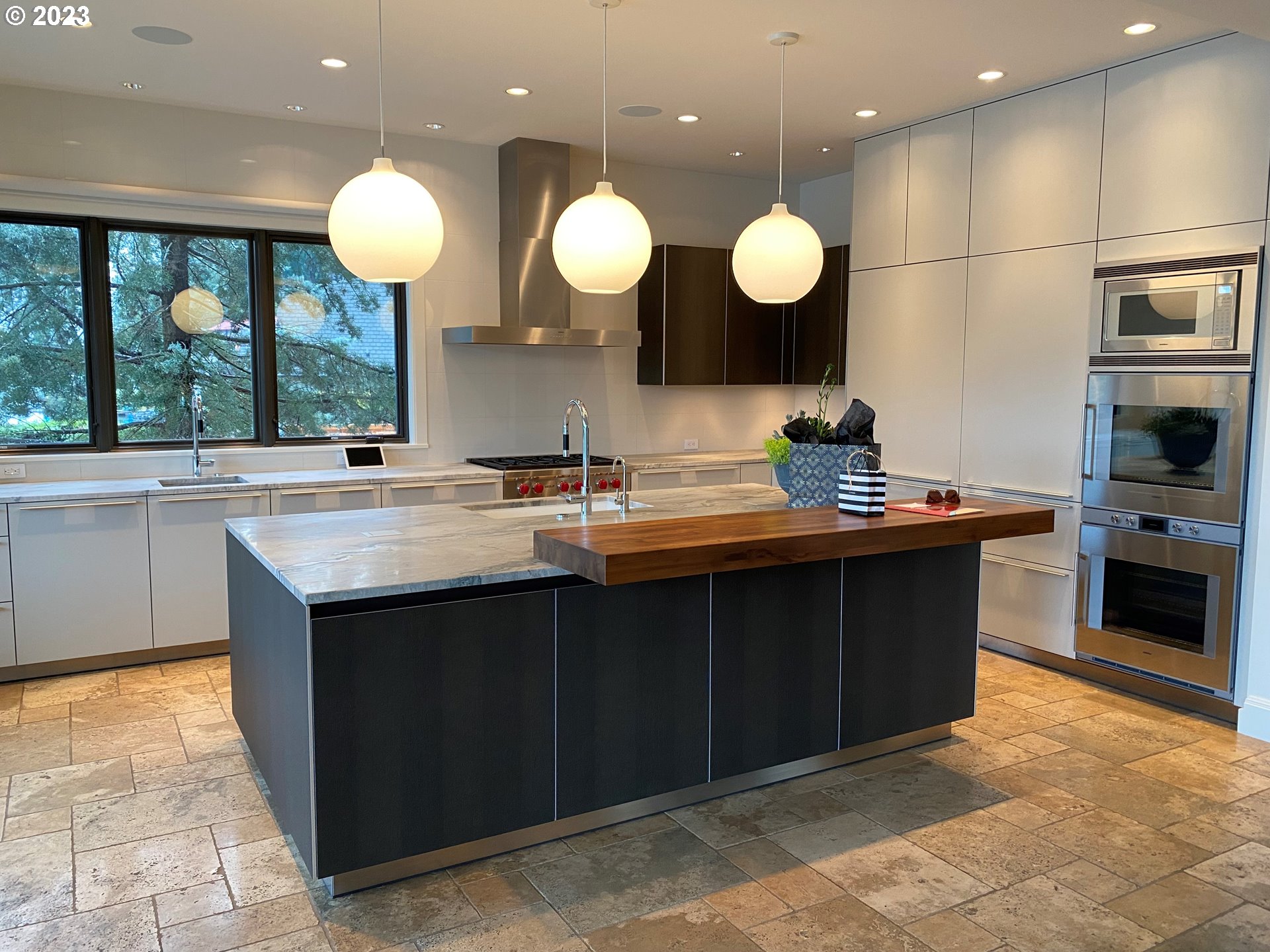 1653 Lake Front Road Lake Oswego, OR 97034 - Photo 4 of 12 Gallery Image 4