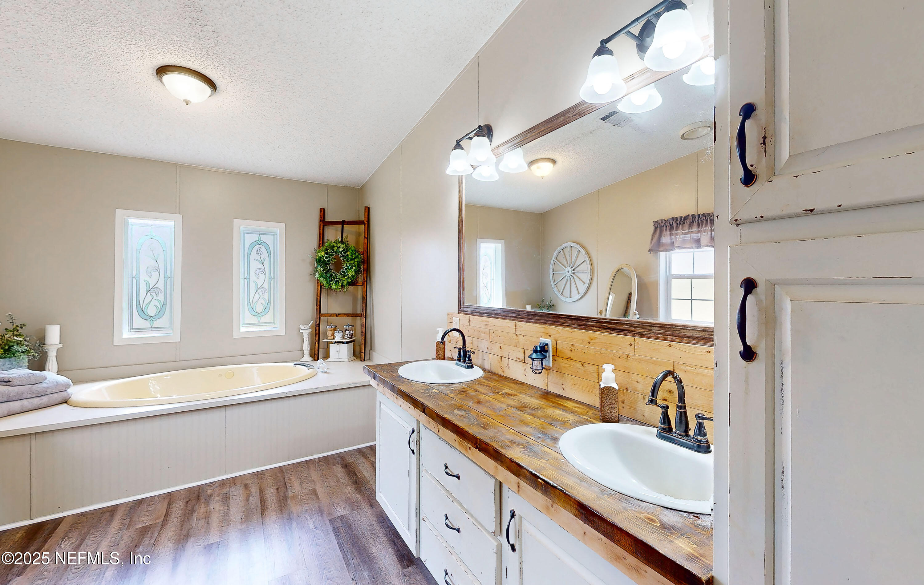 1357 Starling Road Middleburg, FL 32068 - Photo 19 of 46 Owners Bath