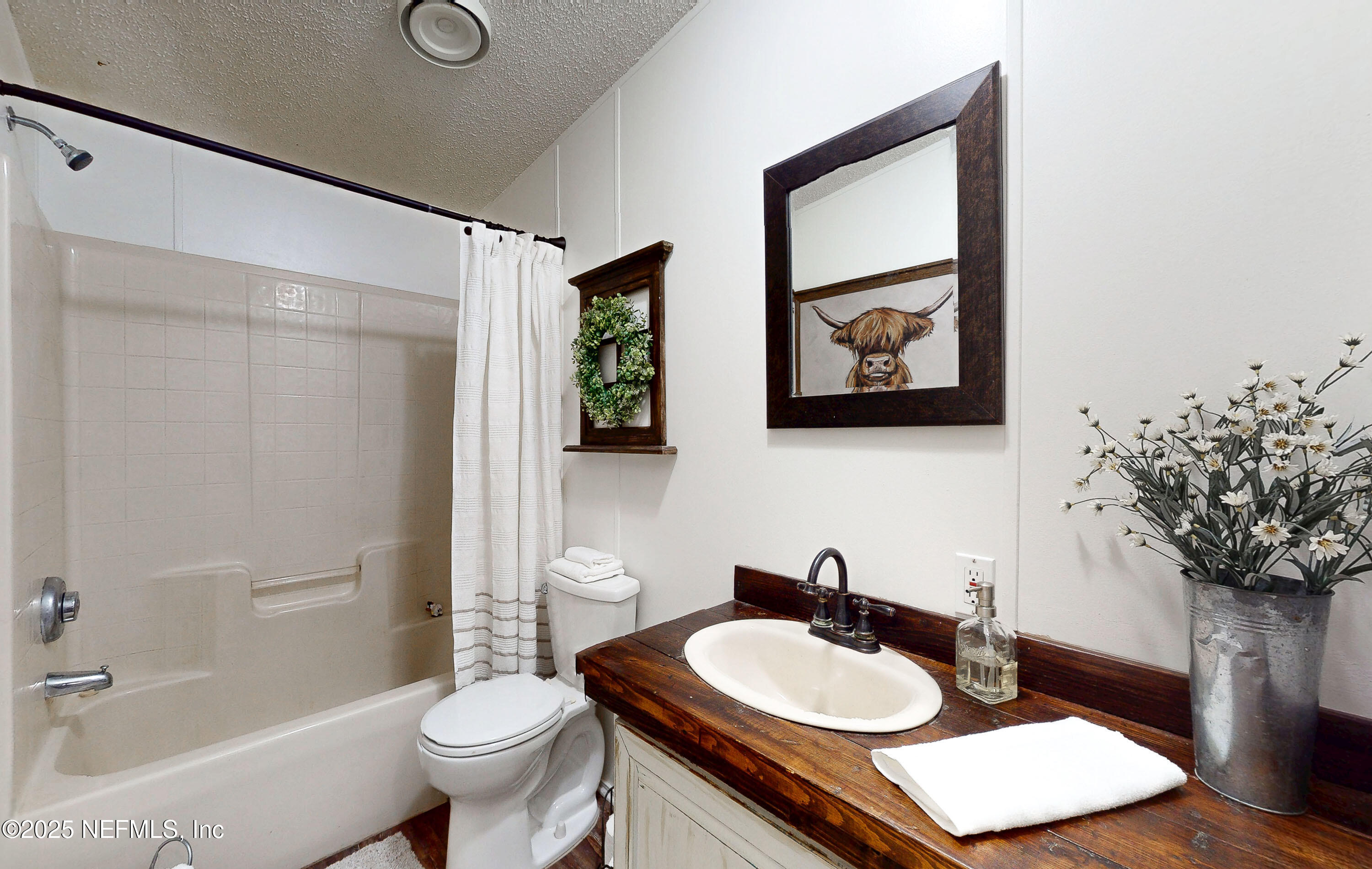 1357 Starling Road Middleburg, FL 32068 - Photo 23 of 46 Bathroom 2