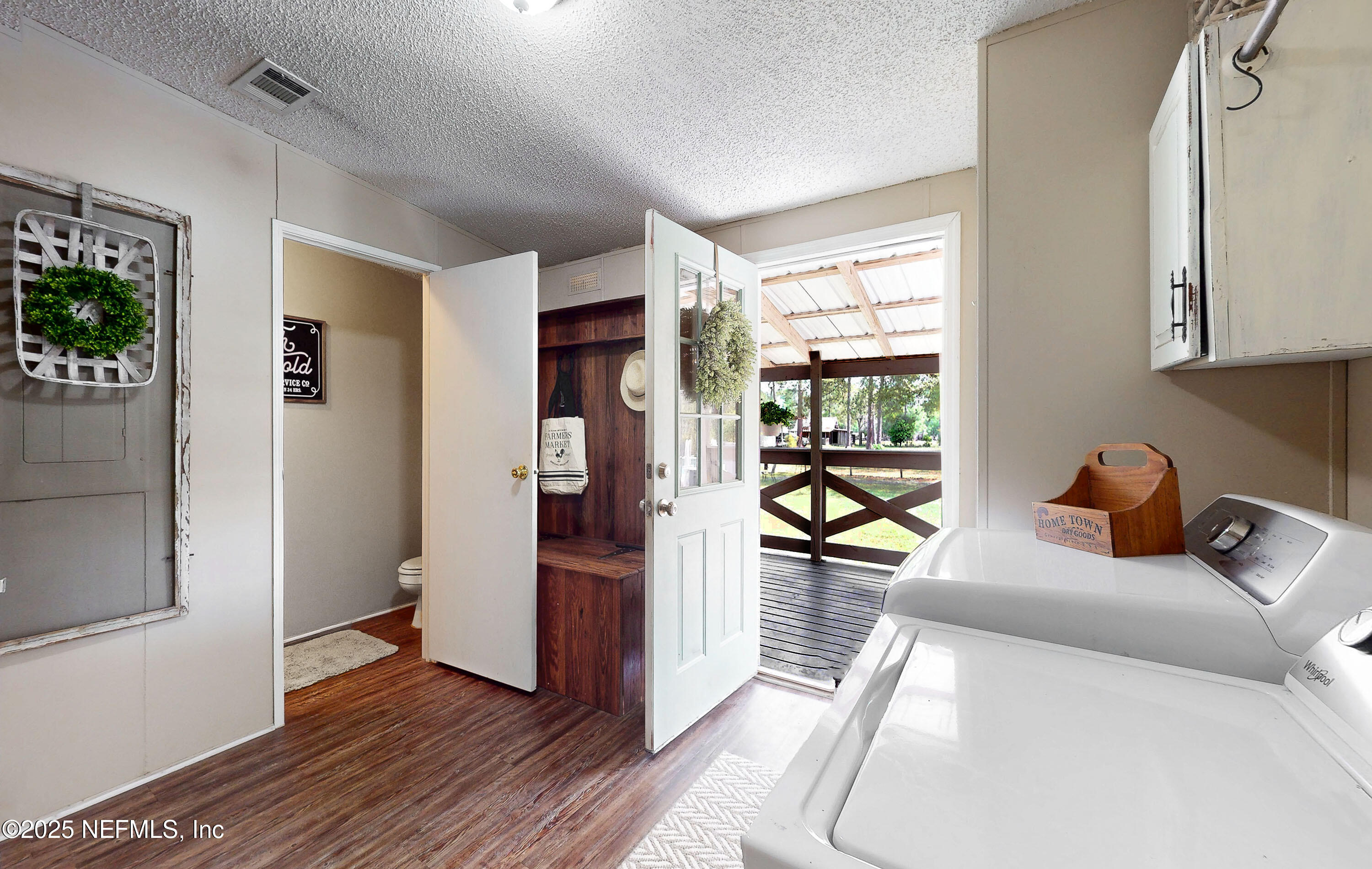 1357 Starling Road Middleburg, FL 32068 - Photo 28 of 46 Laundry