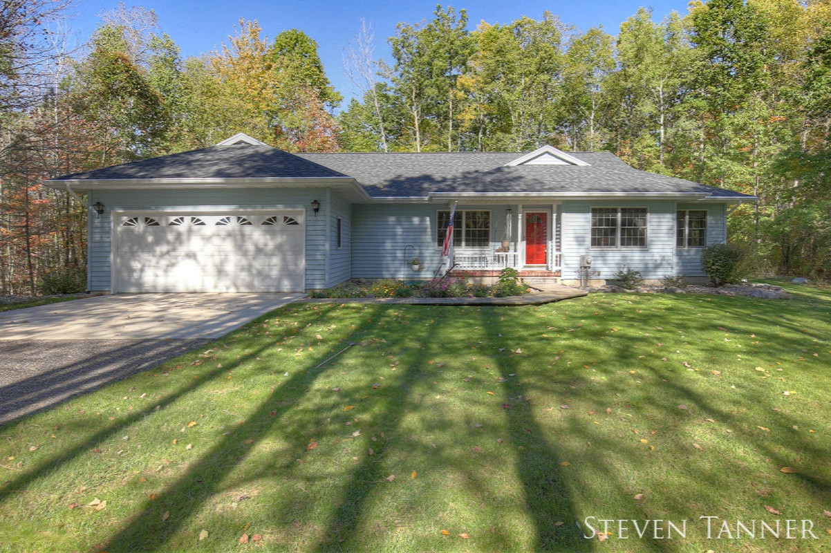 299 East Pakes Road Stanton, MI 48888 - Photo 1 of 28 IMG_2990