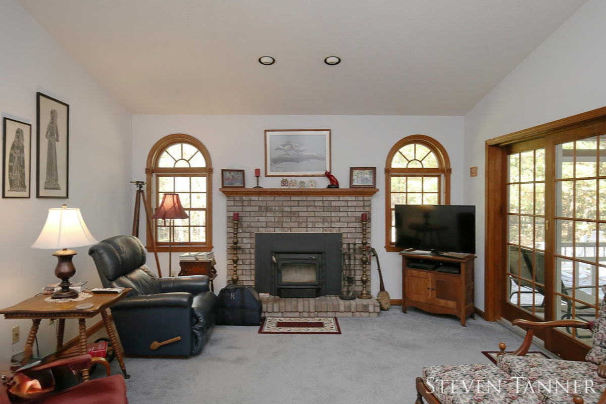 299 East Pakes Road Stanton, MI 48888 - Photo 4 of 28 IMG_2993
