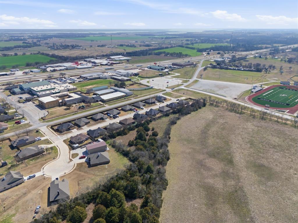 711 Hadley Lane Valley View, TX 76272 - Photo 35 of 40 Aerial view of property and surrounding area