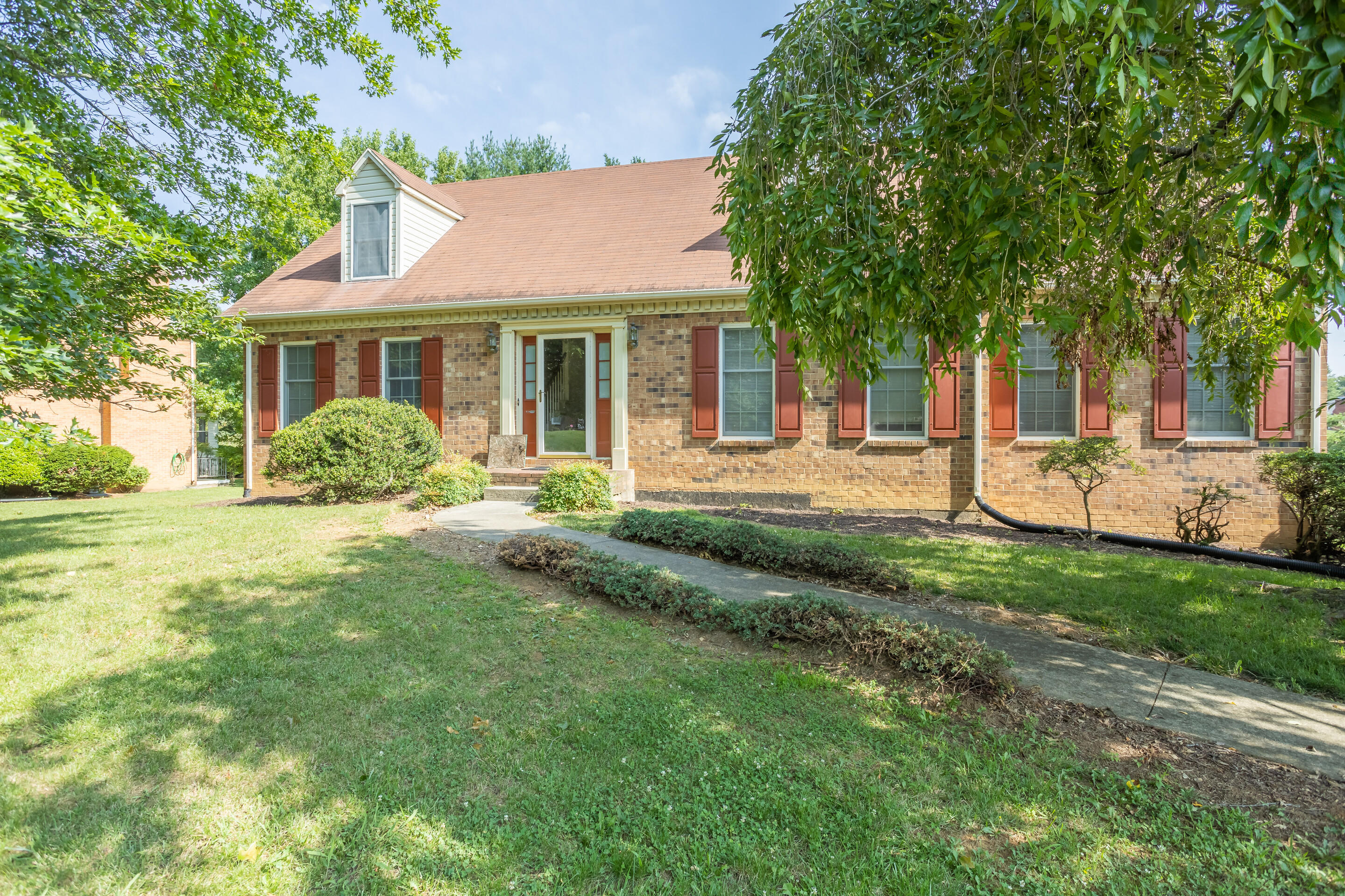4909 Huntridge Road Roanoke, VA 24012 - Photo 1 of 32 03_4909_Huntridge_Rd03_mls