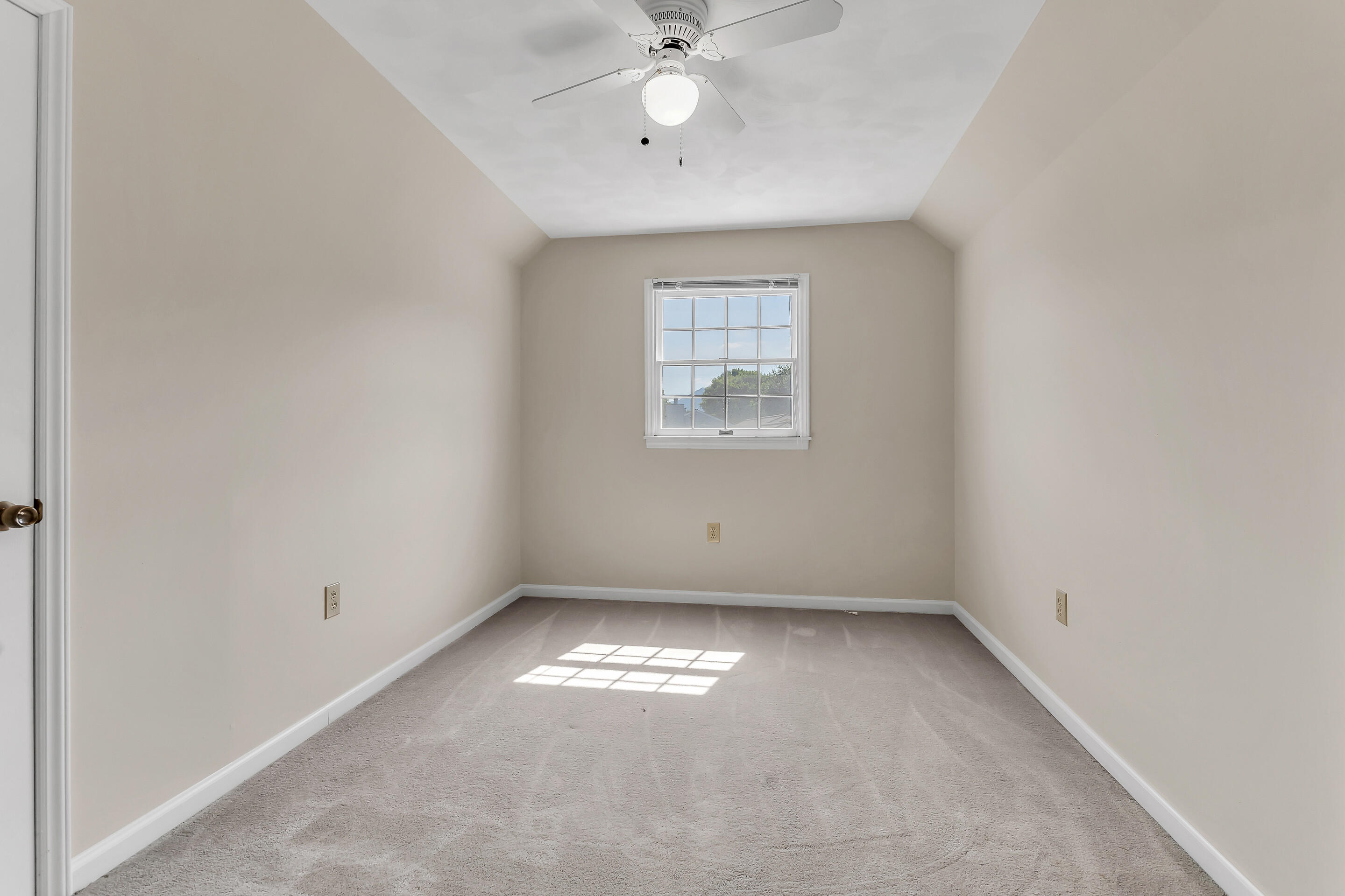 4909 Huntridge Road Roanoke, VA 24012 - Photo 21 of 32 26_4909_Huntridge_Rd26_mls